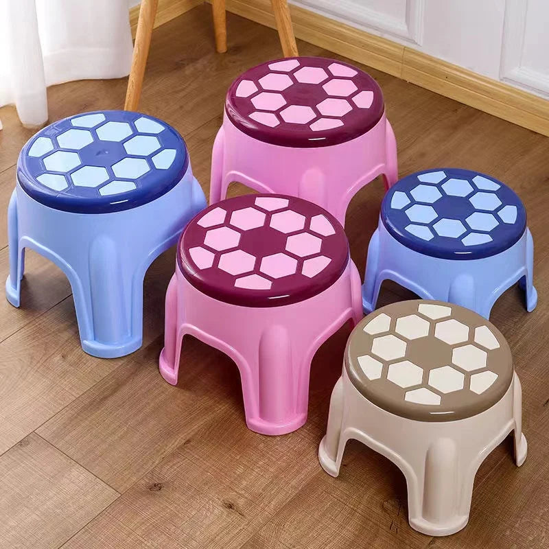 Petit tabouret en plastique empilable et épais pour la maison, idéal pour le canapé ou le thé.