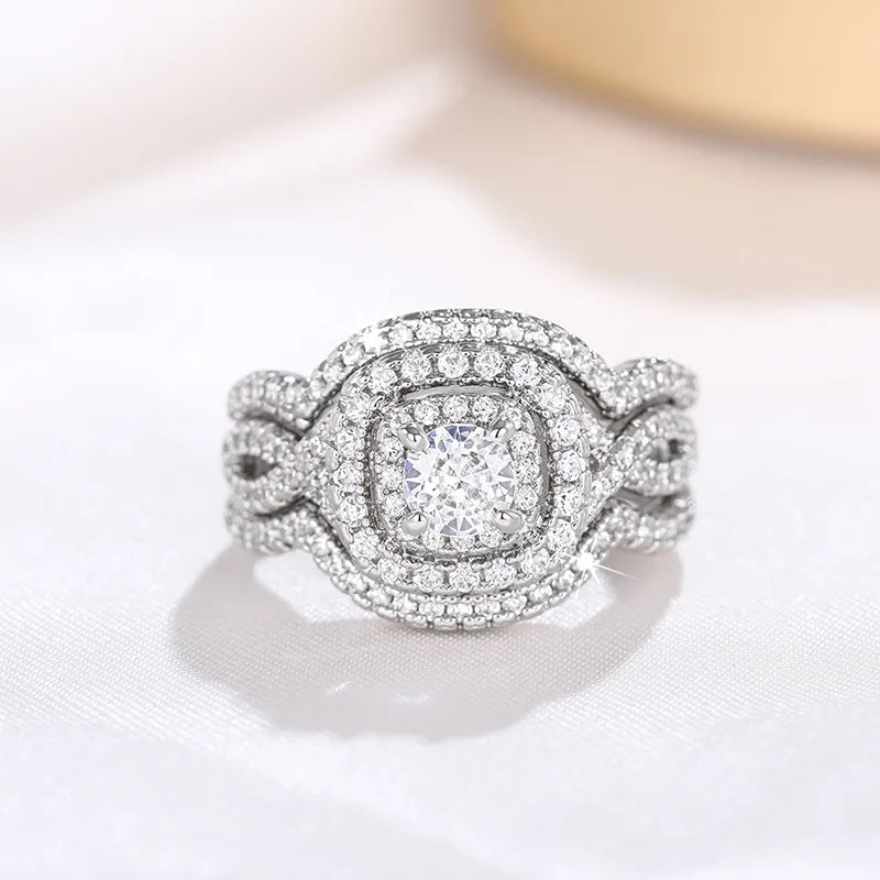 Q024 Women's White Gold Diamond Engagement Ring Round Brilliant Cut D Color Halo Design