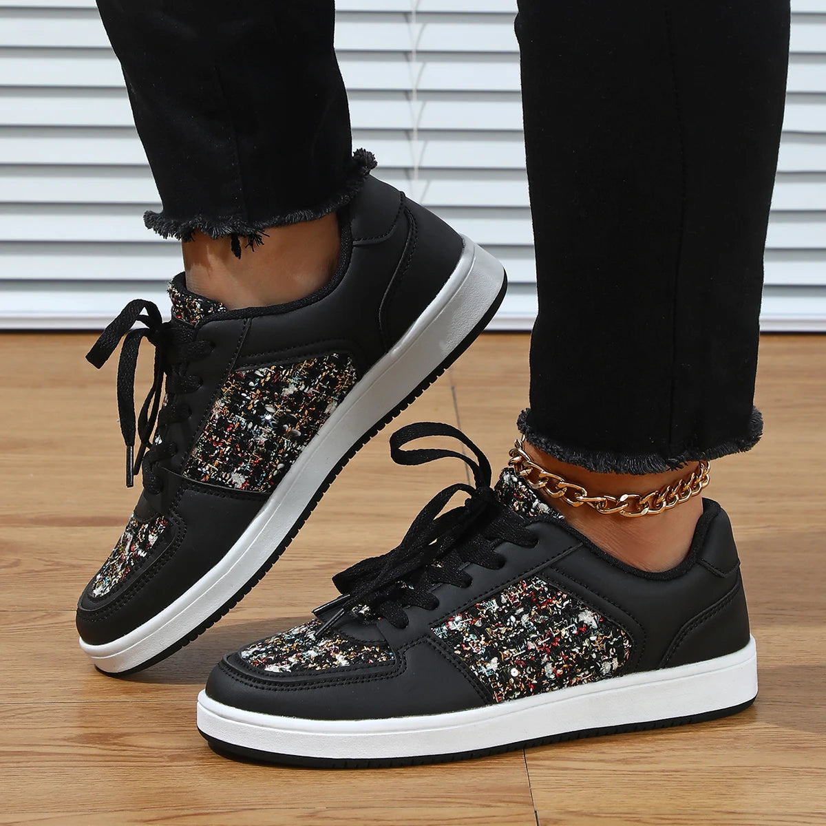 New Hot Product Brand Trendy Kasut Sneakers for Women 35-45 Woolen Flat Girls Casual Shoes Fashion Lace-up Factory Jinjiang