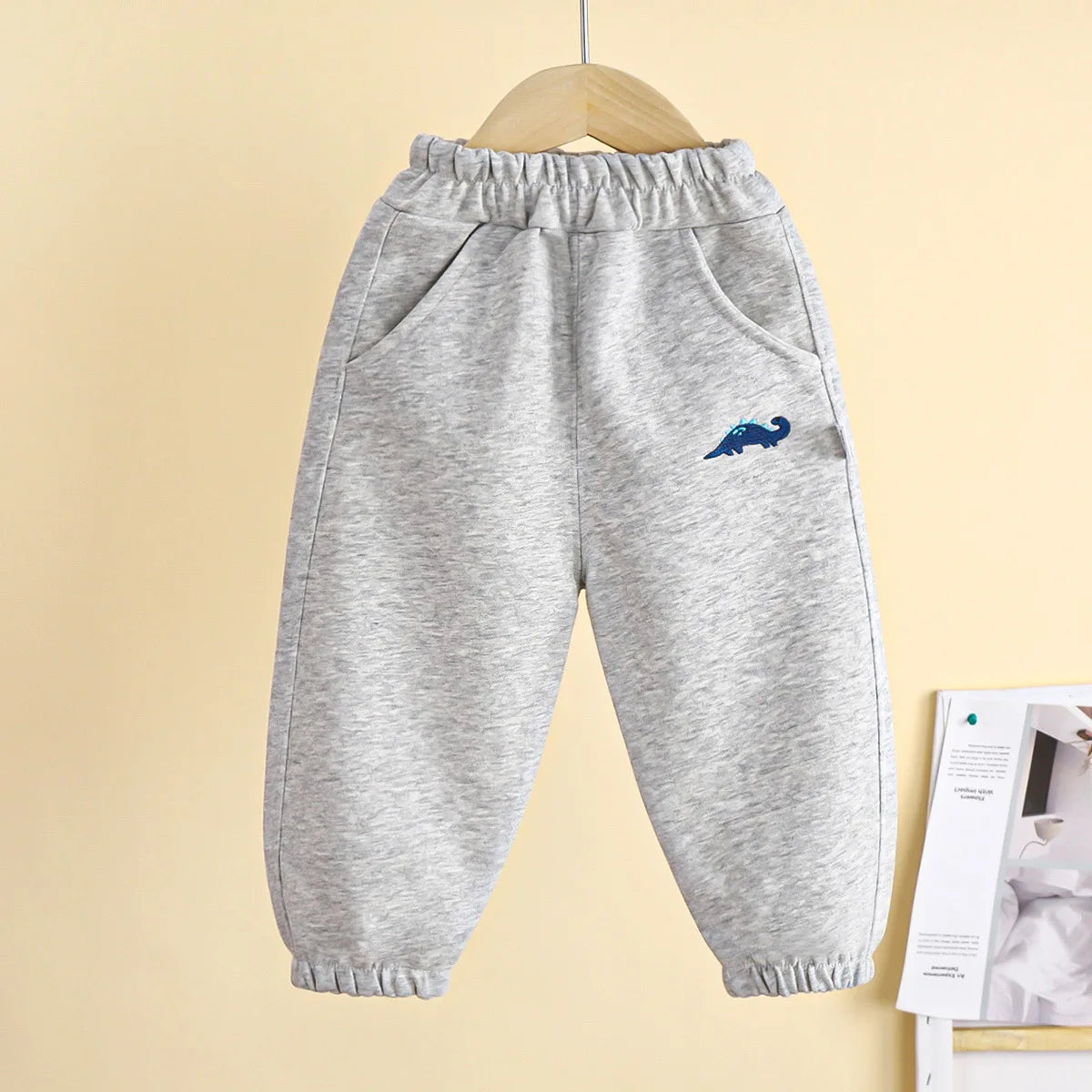 Pantalon long à poches pour bébés filles et garçons, idéal pour les tout-petits et les nourrissons. Motifs à motifs. Vêtements de sport décontractés pour enfants, parfaits pour le printemps et l'automne.
