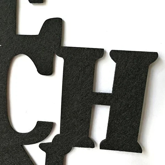 Décorations créatives pour une fête d'Halloween à la maison : décorations de porte, panneaux suspendus de sorcières, décorations à suspendre pour Halloween