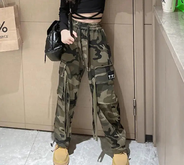 Pantalon camouflage pour filles, mode enfant décontractée, taille haute, jambes larges, collection printemps-automne 2025, tailles 8, 10, 12 et 14 ans.