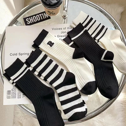 1 Pairs Fashion Black White Stripe Cotton Women Long Socks Versatile Simplicity Autumn Women's Sock New Hot Sale