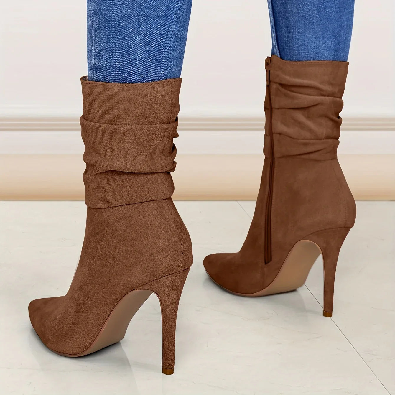 Women's Long Leg Knee High Boots for Autumn and Winter 2025, New Style for Women with Pointed Toes, Fine Heels, and Wrinkled Middle Heels, Women Shoes