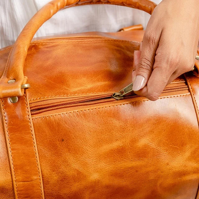 2025 New Custom High Quality Portable Light Weight Modern Style Waterproof Travel Crossbody Duffel Bag 100% Genuine Leather