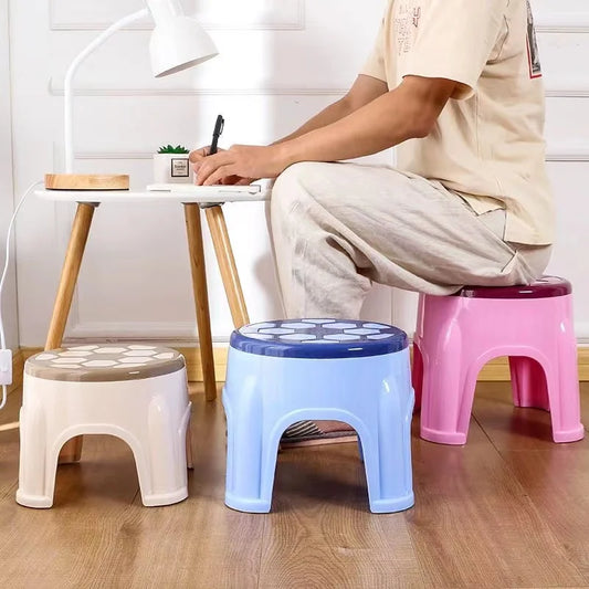 Petit tabouret en plastique empilable et épais pour la maison, idéal pour le canapé ou le thé.
