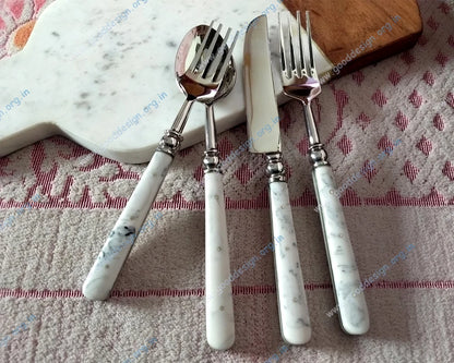 Hot Selling 304 Stainless Steel 5 Pcs Gold Flatware Sets with MOP or Resin Designer Handle Luxury Wedding Party Cutlery Set