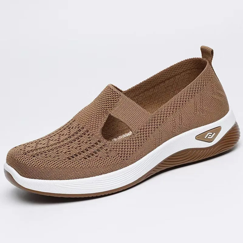 NY 2025 New lightweight summer breathable soft soled cloth shoes