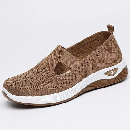 NY 2025 New lightweight summer breathable soft soled cloth shoes