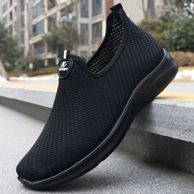 New Low-priced White Men's Sports Running Shoes, Walking Men's Casual Board Shoes