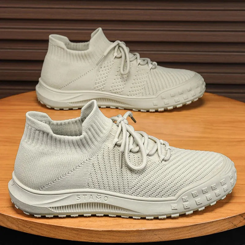 New Breathable Men's Sports Shoes Korean Edition Versatile Anti slip Casual Shoes Men's Running Shoes