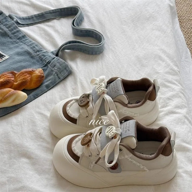Women Trendy White Bread Shoes, 2025 Summer Original Cat Fish Motif, Thick Sole Elevated All-match Casual Sports Board Sneakers