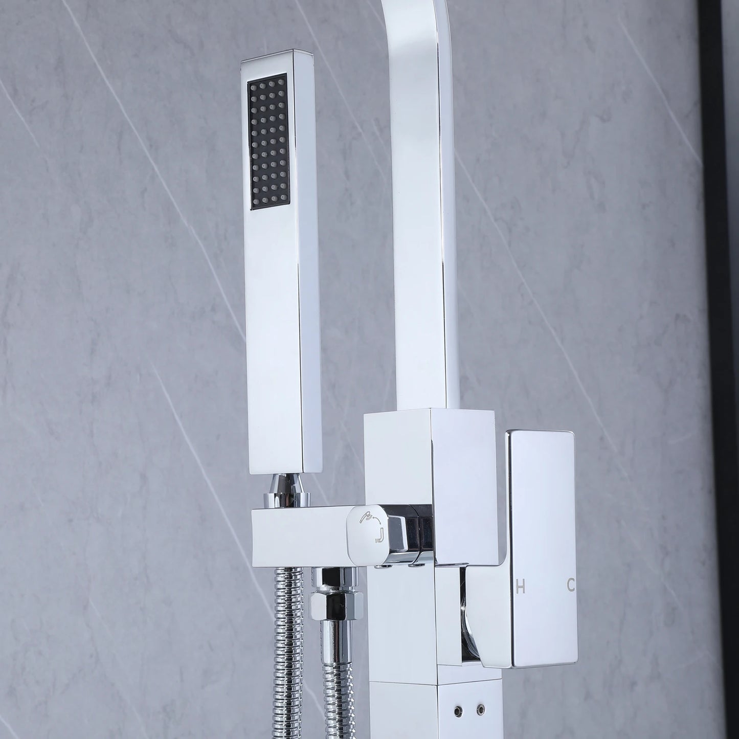 Floor Mounted Bath&Shower Faucet Bathroom Equipped with Handheld Shower Brass Free Standing Rainfall Shower Faucet