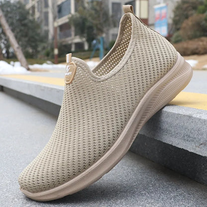 New Low-priced White Men's Sports Running Shoes, Walking Men's Casual Board Shoes