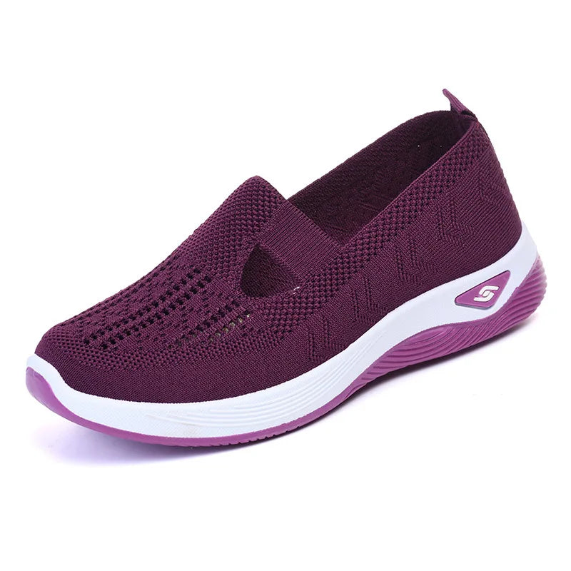 NY 2025 New lightweight summer breathable soft soled cloth shoes