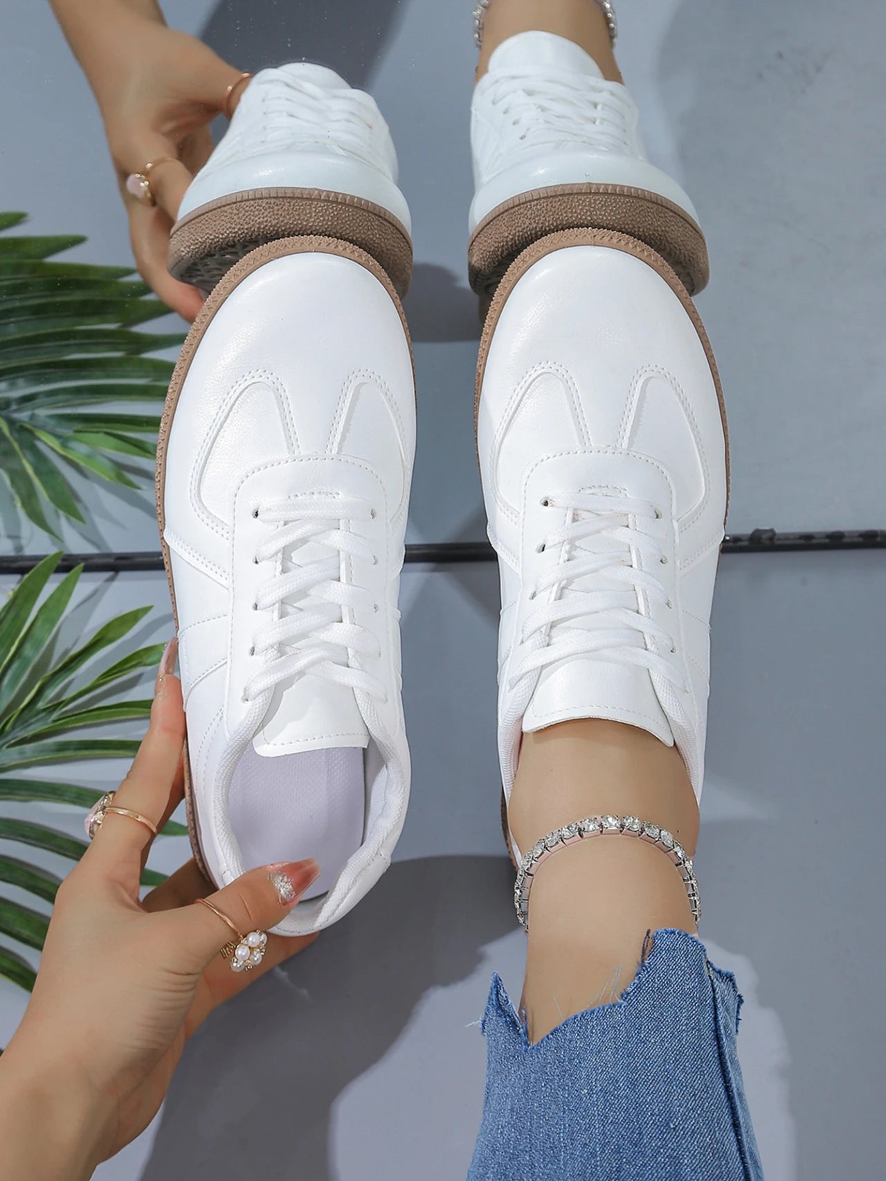 High Quality Casual White Rubber Runners Shoes for Women Fashionable Classic Soft Design Anti-Slip for All Seasons-Summer