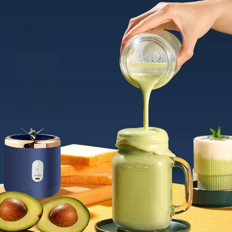 Custom Logo 6-Blade Mini Portable Electric Fruit Juicer Hot Sell USB Rechargeable Juicer Blender with Cup for Car Use