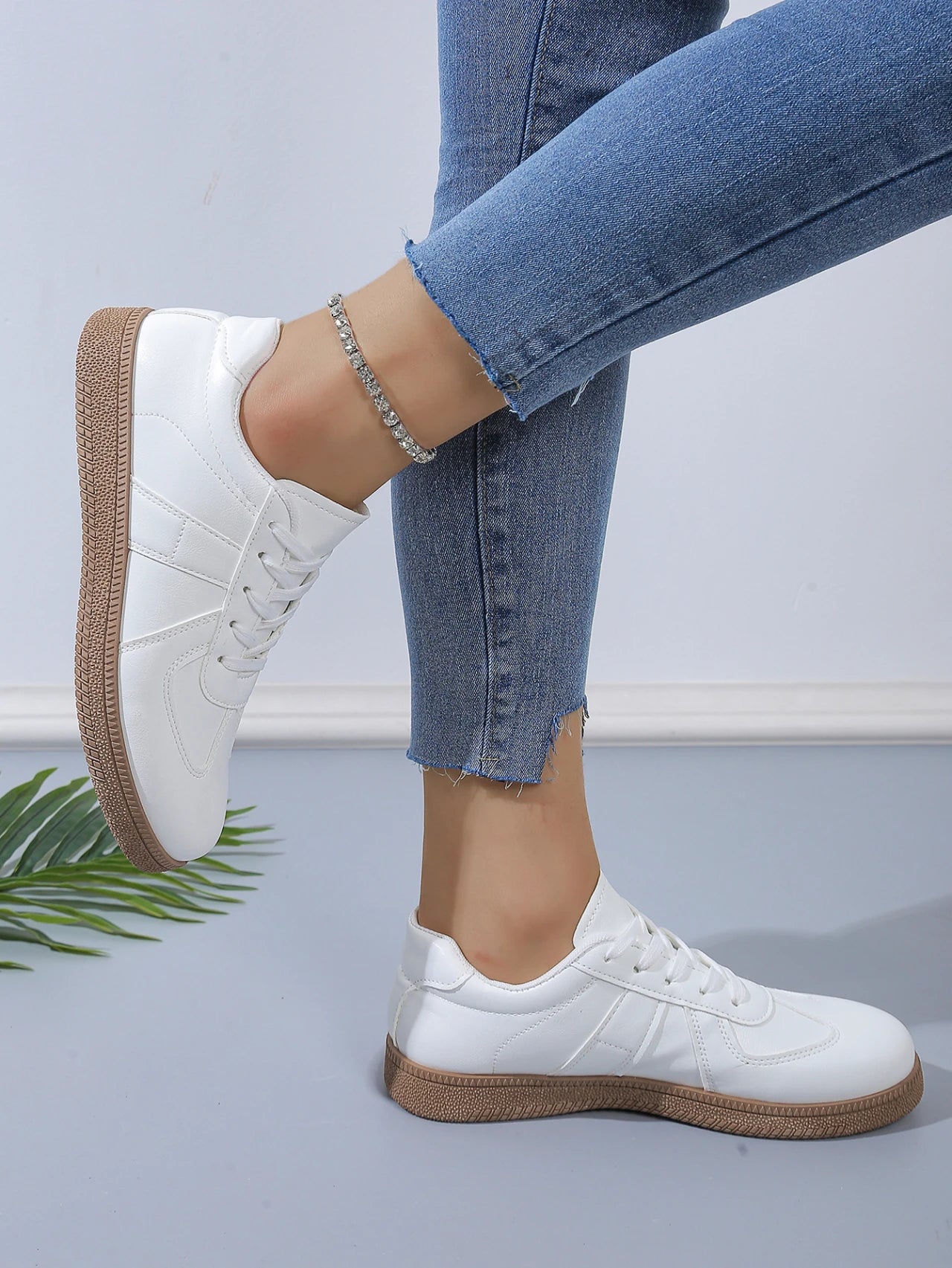 High Quality Casual White Rubber Runners Shoes for Women Fashionable Classic Soft Design Anti-Slip for All Seasons-Summer