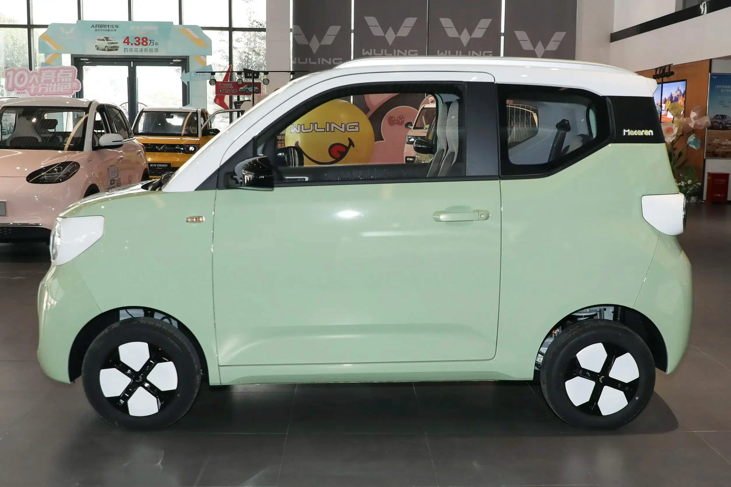 Wuling Electric Mini Car New Energy Vehicles Mini Electric 4 Wheeler Mini Ev Car Cheap Small Cars