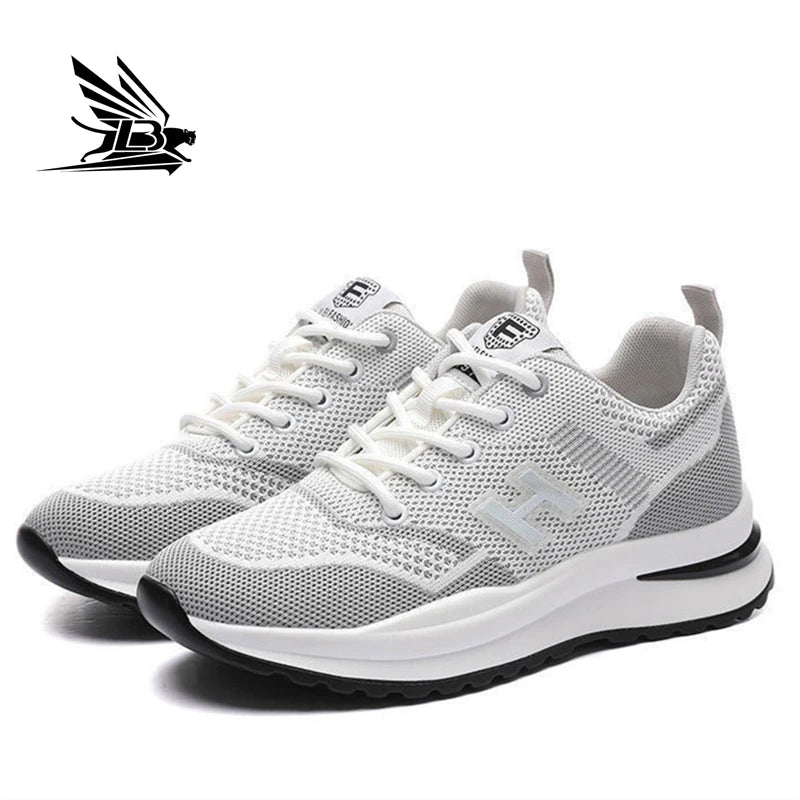 Spring Summer New Flying Ladies Sneakers Fashion Joker Running Mesh Breathable Casual Female Student Disposable Court Sneakers
