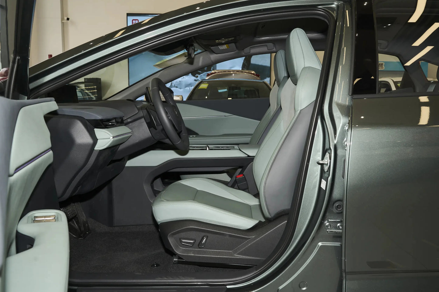 2026 Cheap New Car BZ3 New Electric Range Left Hand Steering EV Cars High Performance BZ3 EV New Car