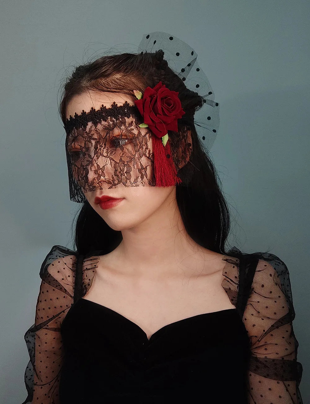 Women Hollow Lace Masquerade Face Mask Sexy Cosplay Prom Party Props Costume Halloween Masquerade Mask Nightclub Queen Eye Mask