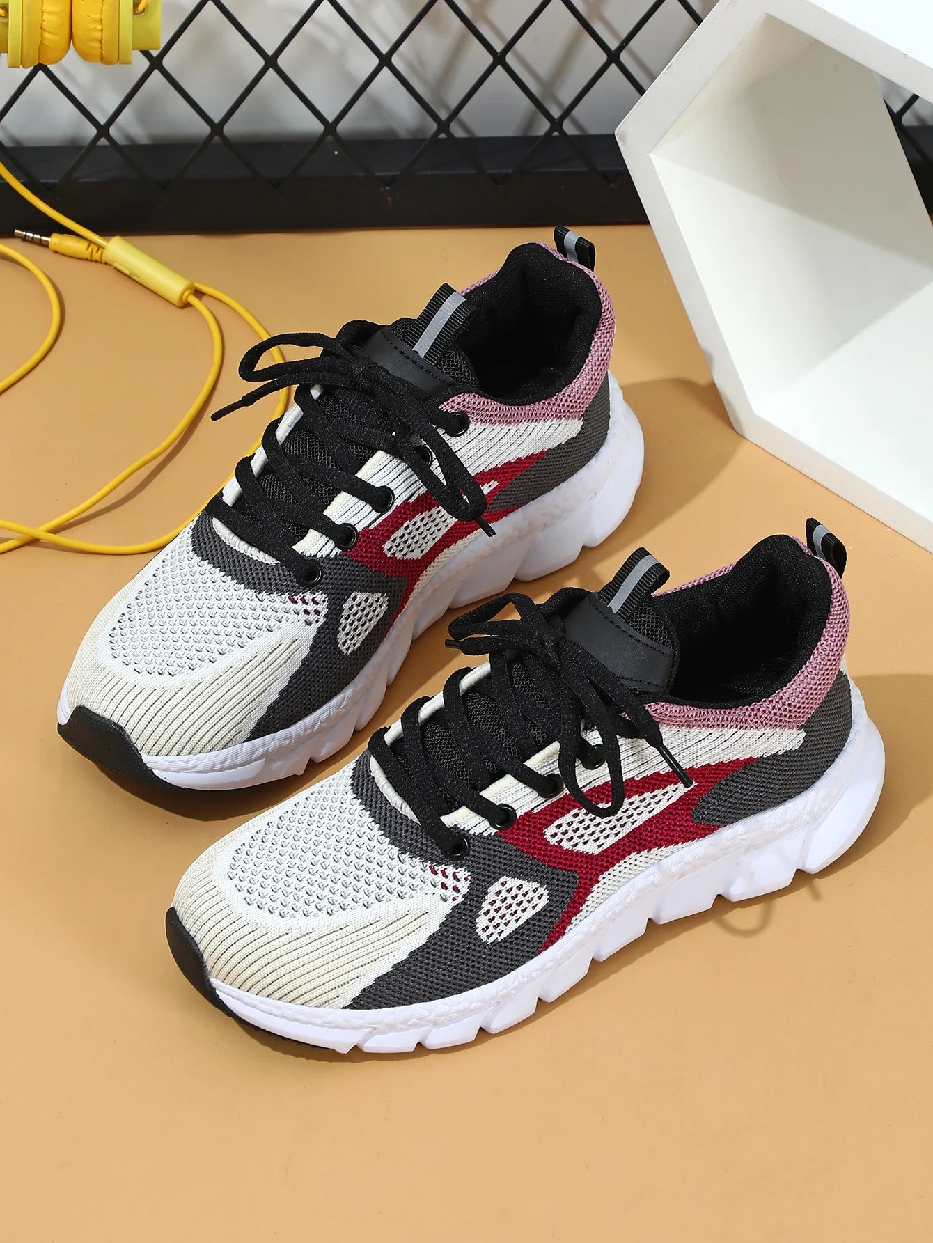 Custom Drop Shipping Unisex Men Women Casual Outdoor Walking Running Sport Sneakers Anti-Slip Four Seasons Chunky Female Shoes