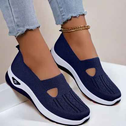 NY 2025 New lightweight summer breathable soft soled cloth shoes