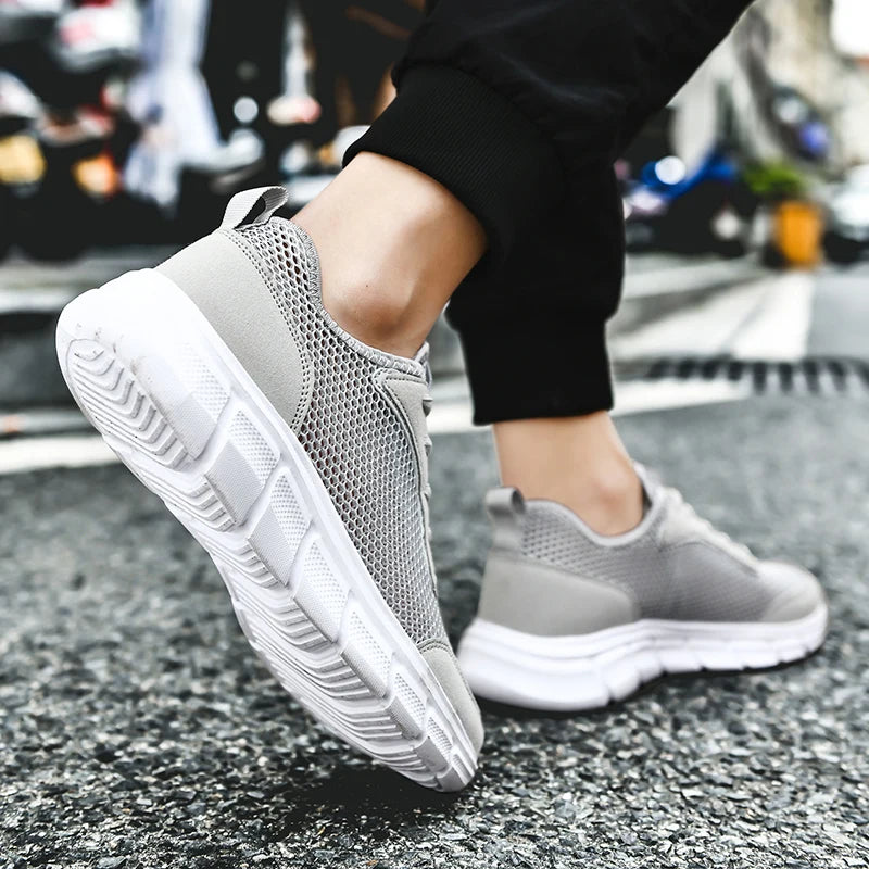 Large Size Men's Fashion Sports Shoes Breathable Mesh Cloth Upper with Soft Running MD Sole Lace-Up for Spring Summer Walking