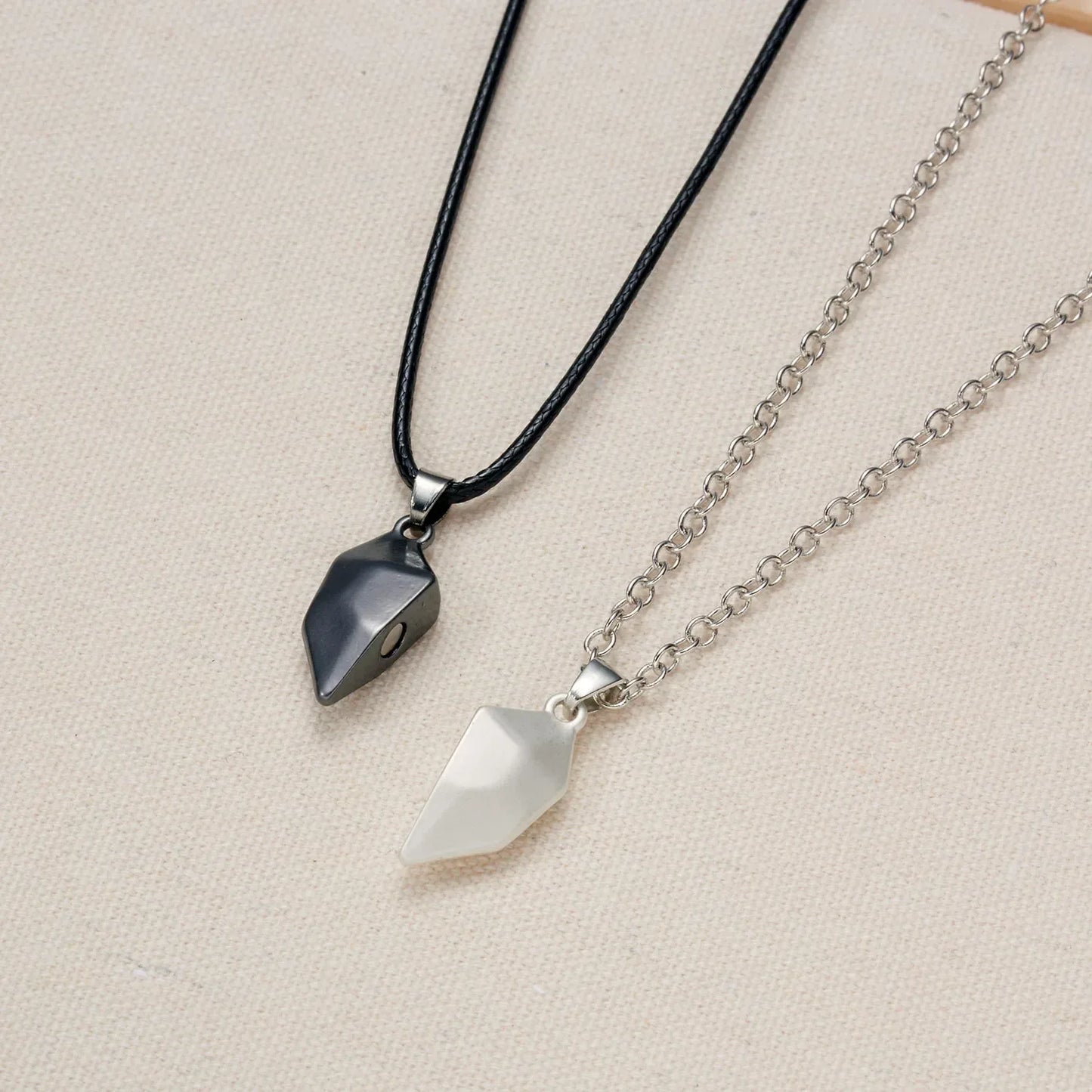 2Pcs Magnetic Heart Couple Necklace For Women Valentine's Day Sweater Chain For Best Friend Lovers Wedding Party Gift Jewelry