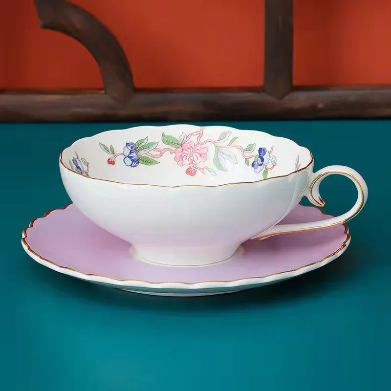 European Hand-painted Gold Rim Flower Edge Coffee Cup Afternoon Tea Bone China Porcelain Tea Cup and Saucer