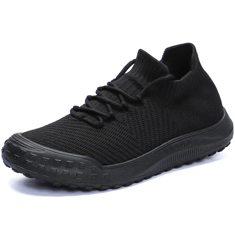 New Breathable Men's Sports Shoes Korean Edition Versatile Anti slip Casual Shoes Men's Running Shoes