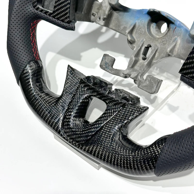 European Warehouse Stock Available: Sporty Glossy Carbon Fiber Alcantara Car Steering Wheels for Renault Megane 3 3RS
