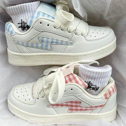 Ins Trendy Niche Versatile Board Shoes Women 2026 Spring Autumn Thick Sole Breathable Casual Bread White Shoes