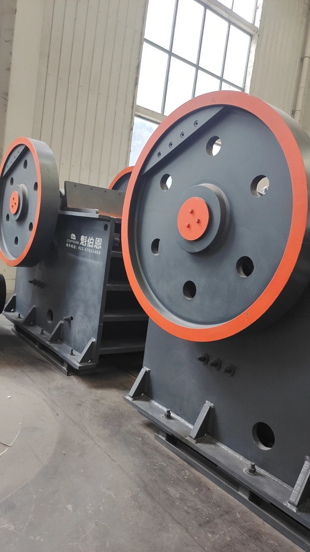 COPPERN 1-3 Tons Per Hour Mobile Stone Jaw Crusher Pe150 X 250 with AC Motor and Bearing for Quarry Mining High Productivity