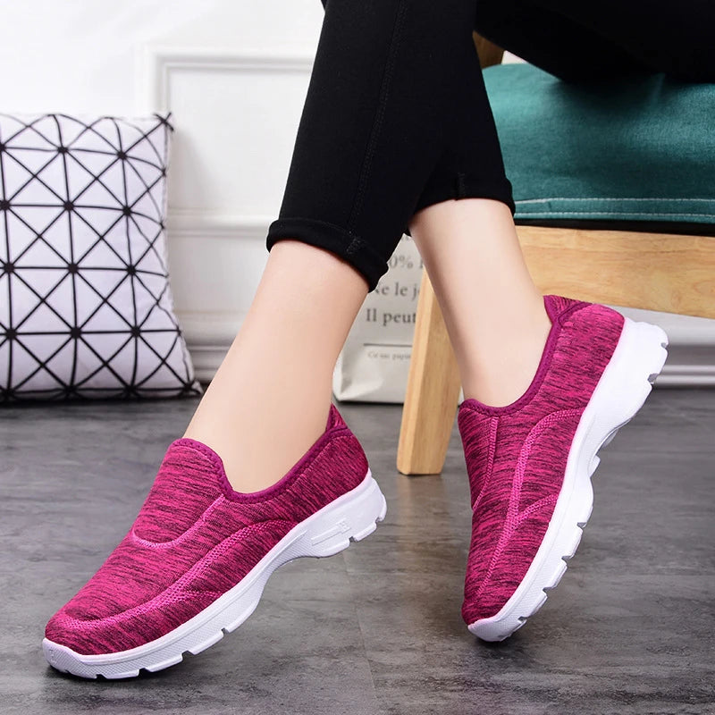 Old Beijing Cloth Shoes Wholesale Mother's Footwear Non-slip Soft Bottom Cheap Walking Casual Shoes Women