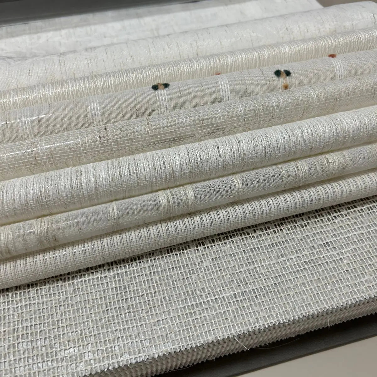 2024 New Design Dyed Slub Woven 100% Polyester Sheer Curtain More 80 Styles Stock Hotel Tulle Curtains Living Room
