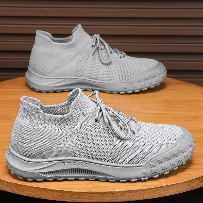 New Breathable Men's Sports Shoes Korean Edition Versatile Anti slip Casual Shoes Men's Running Shoes
