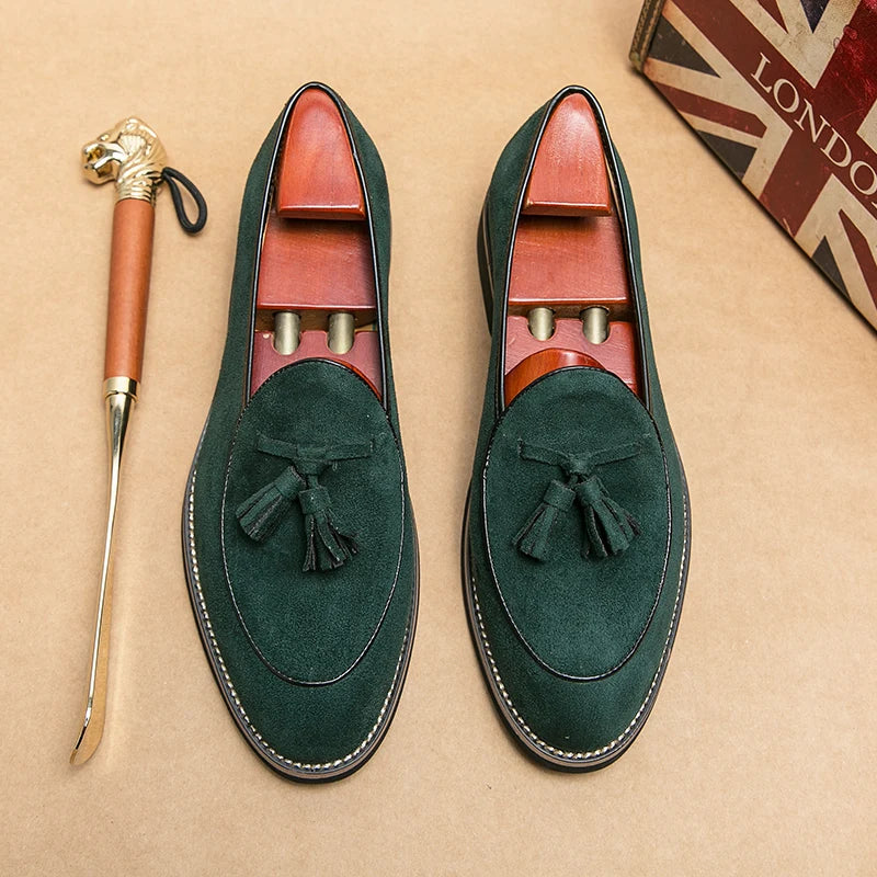 Green Color Faux Suede Breathable Logo Custom Available Wholesale Tassels Loafers Shoes for Men