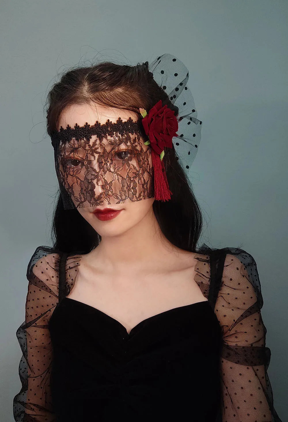 Women Hollow Lace Masquerade Face Mask Sexy Cosplay Prom Party Props Costume Halloween Masquerade Mask Nightclub Queen Eye Mask