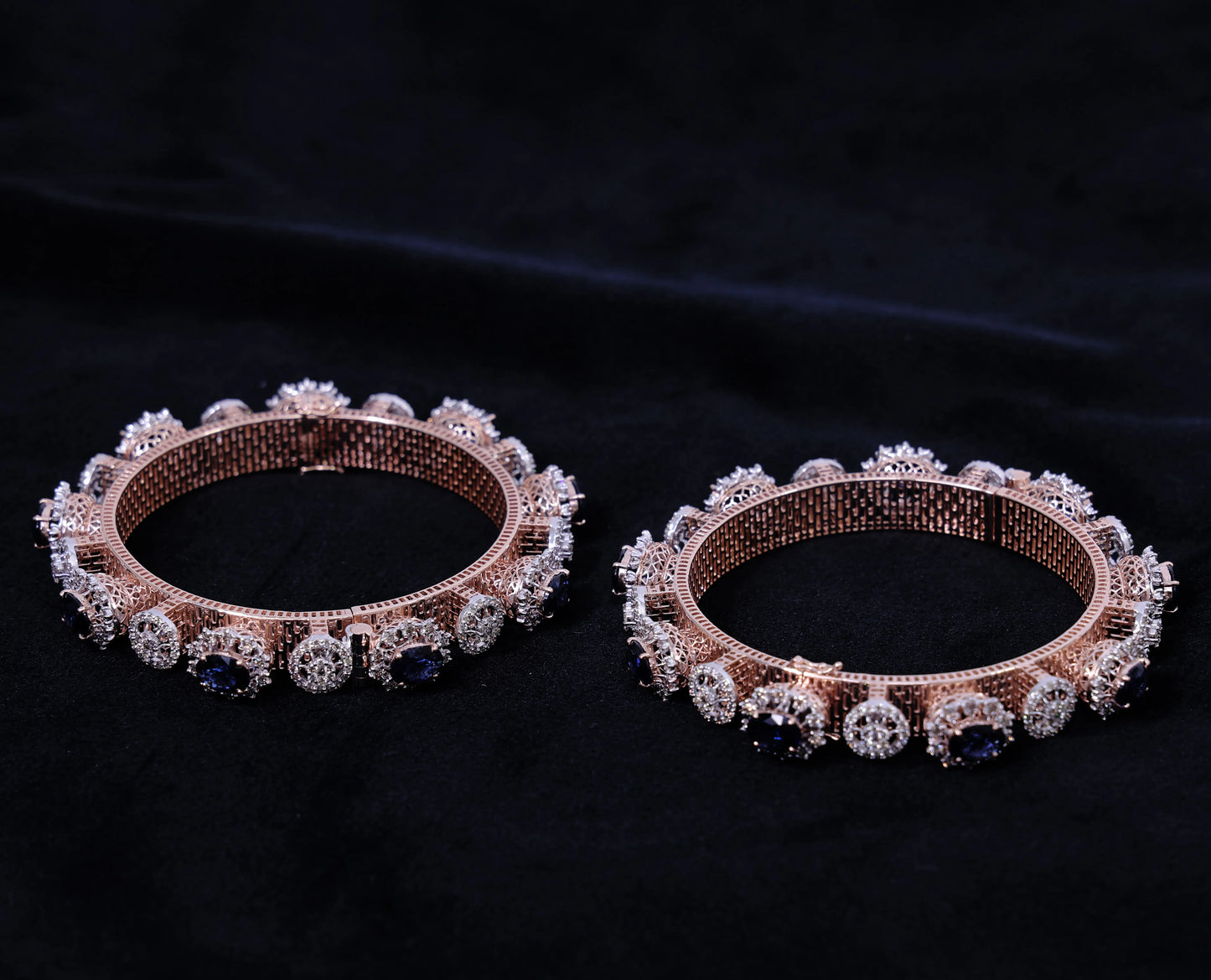 Elegant Women's 9K Rose Gold Oval Diamond Pacheli Bangle Natural IJ Color SI Clarity 10.74 CT Rhodium Plated IGI Certified