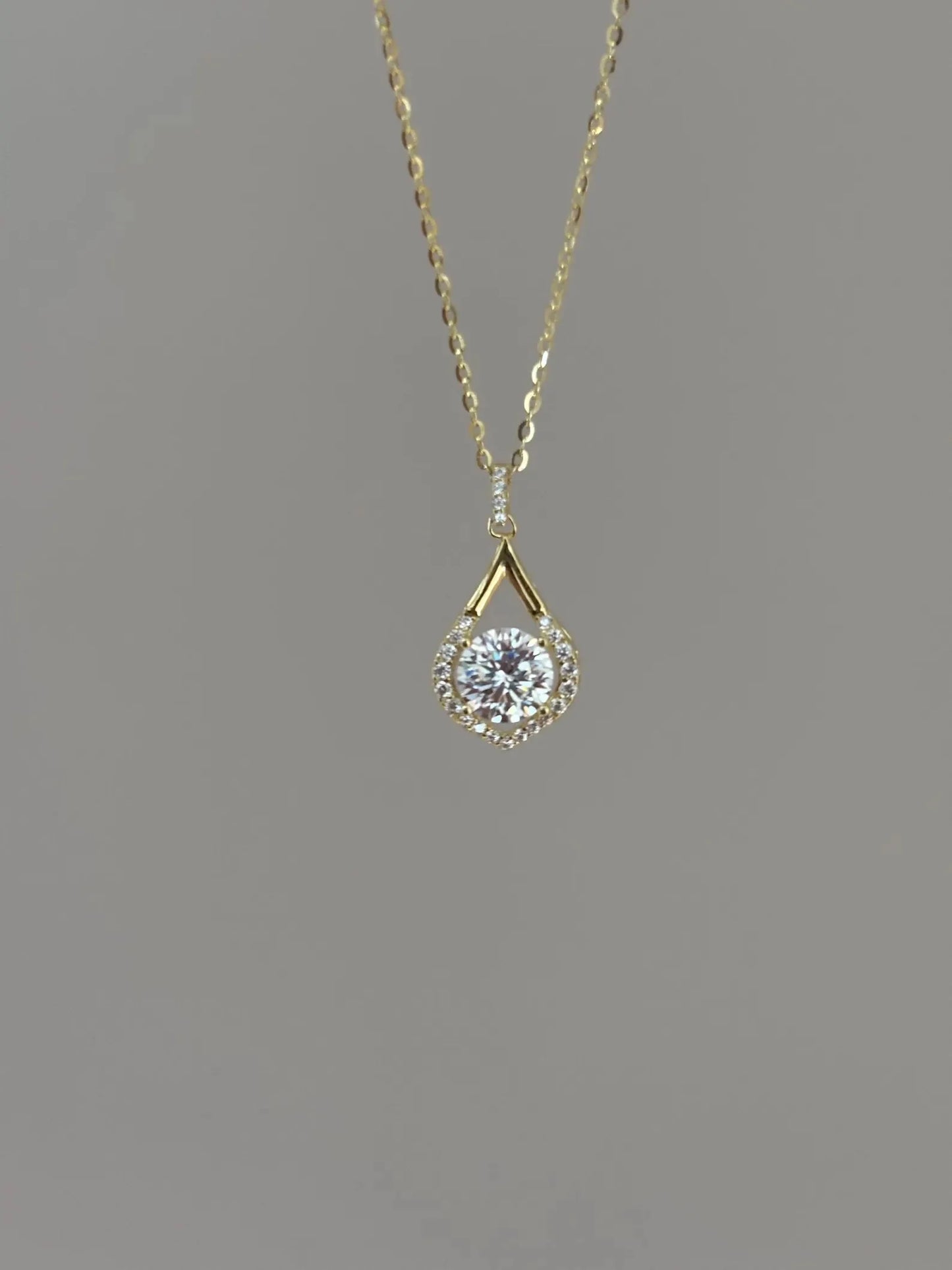 Teardrop Moissanite Halo Christian Party Necklace Silver Plated Sterling Silver Yellow Gold Spring Ring Closure Charms
