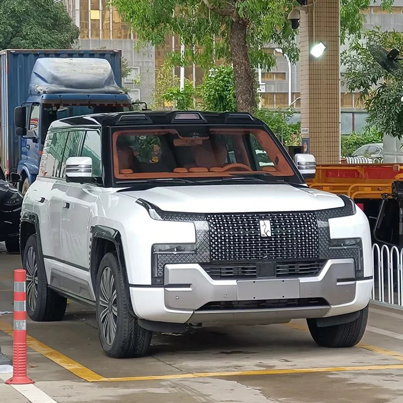 Deposit 2024 BYD Yangwang U8 Luxury Four Motor 4wd Byd U8 Hybrid SUV New Energy Vehicles Electric Car