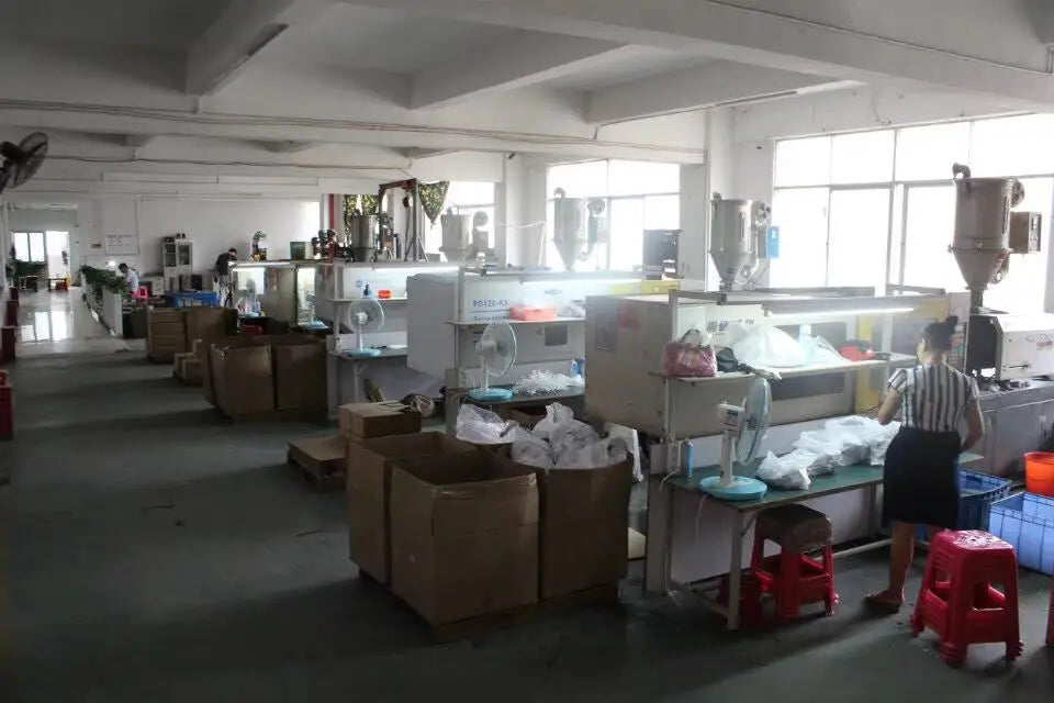 Chitwan Hot Business Trip Mini Vacuum Pump Travel Electric for Vacuum Storage Bags for Cloth Storage and Coat Storage Save Space