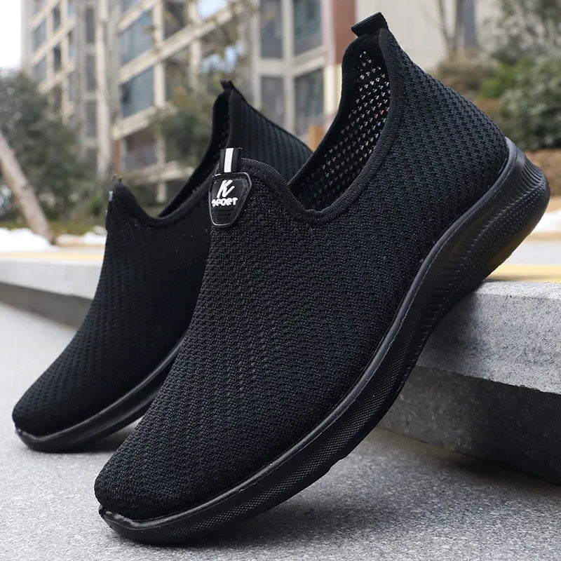 New Low-priced White Men's Sports Running Shoes, Walking Men's Casual Board Shoes