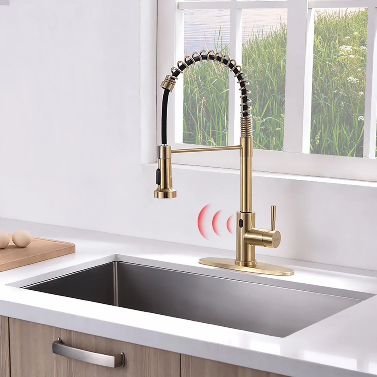 Luxury Single-Hole Kitchen Faucet Non-TOUCH Sensitive Brushed Gold  Ceramic Cartridge Sink Faucet with Pull Sprayer