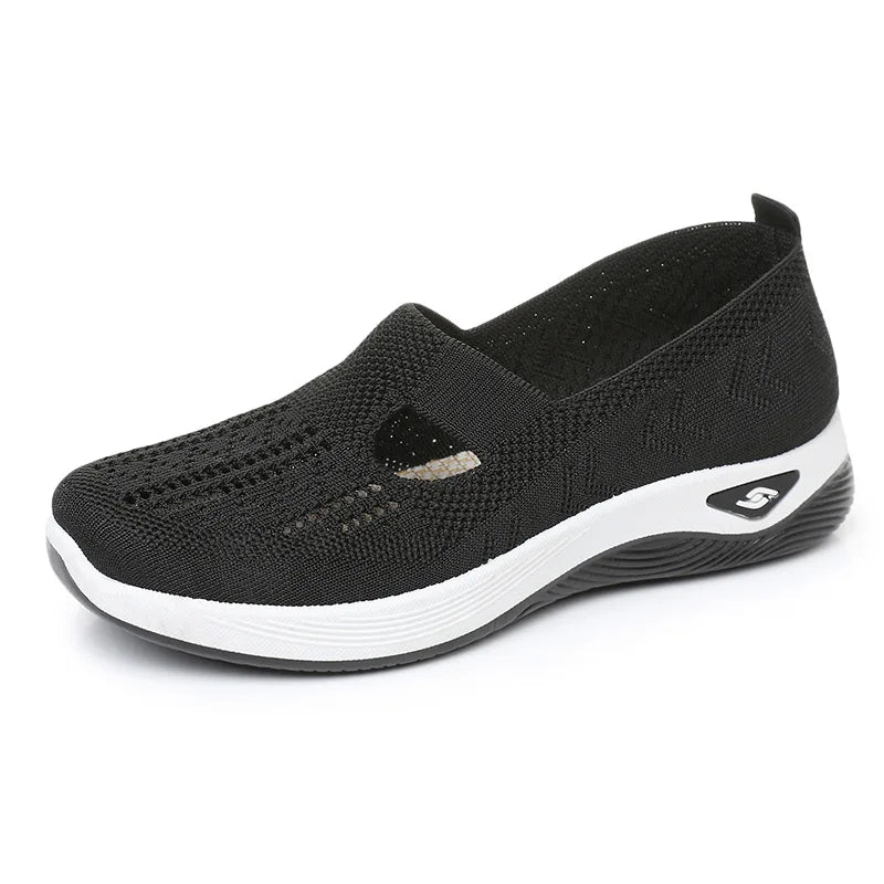NY 2025 New lightweight summer breathable soft soled cloth shoes