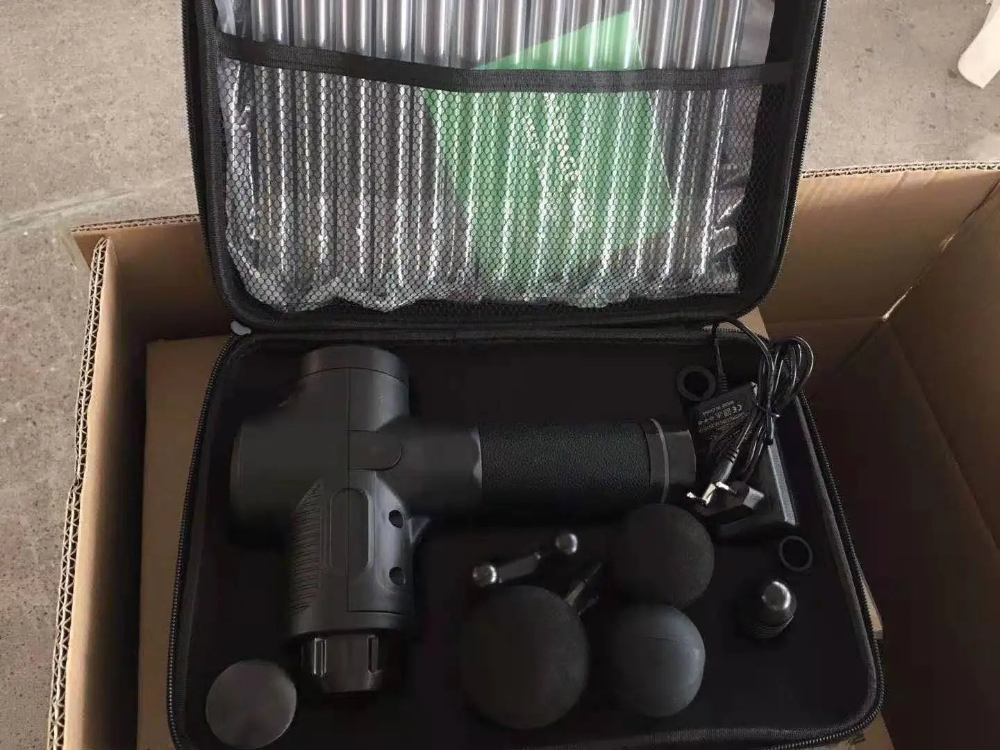 Hot Selling Body Deep Tissue Massage Gun 6 Head Attachments Quick Rechargeable