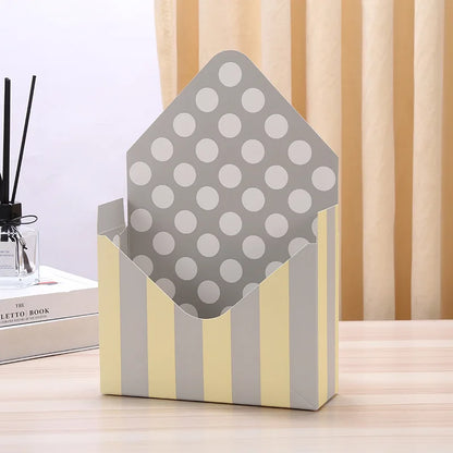 Yiwu China Suppliers Cheap Wholesale Folding Envelope Type Cardboard Paper Luxury Envelope Flower Packing Box for Mother's Day