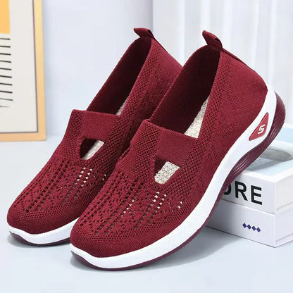 NY 2025 New lightweight summer breathable soft soled cloth shoes